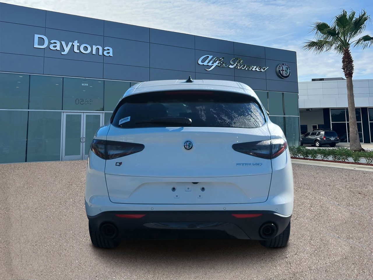 2025 Alfa Romeo Stelvio Base - Photo 4