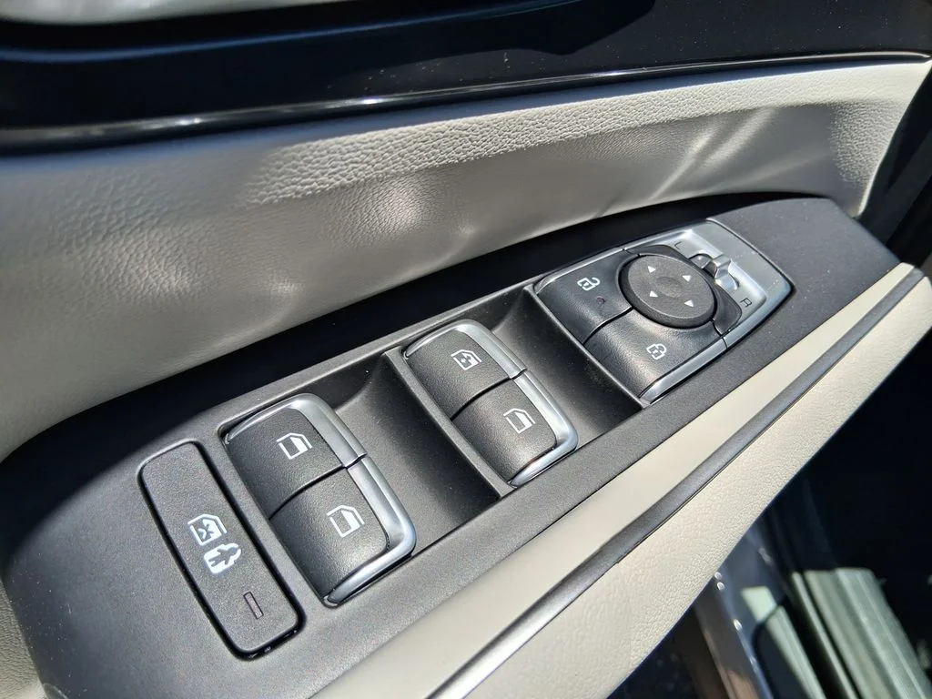 New 2026 Gray Kia S image 8