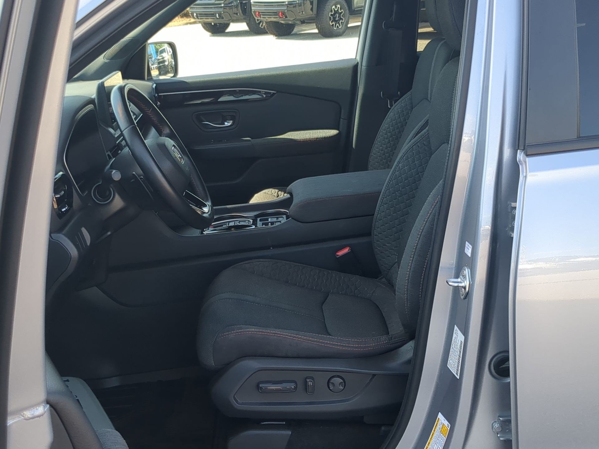 Used 2025  Honda Sport image 12