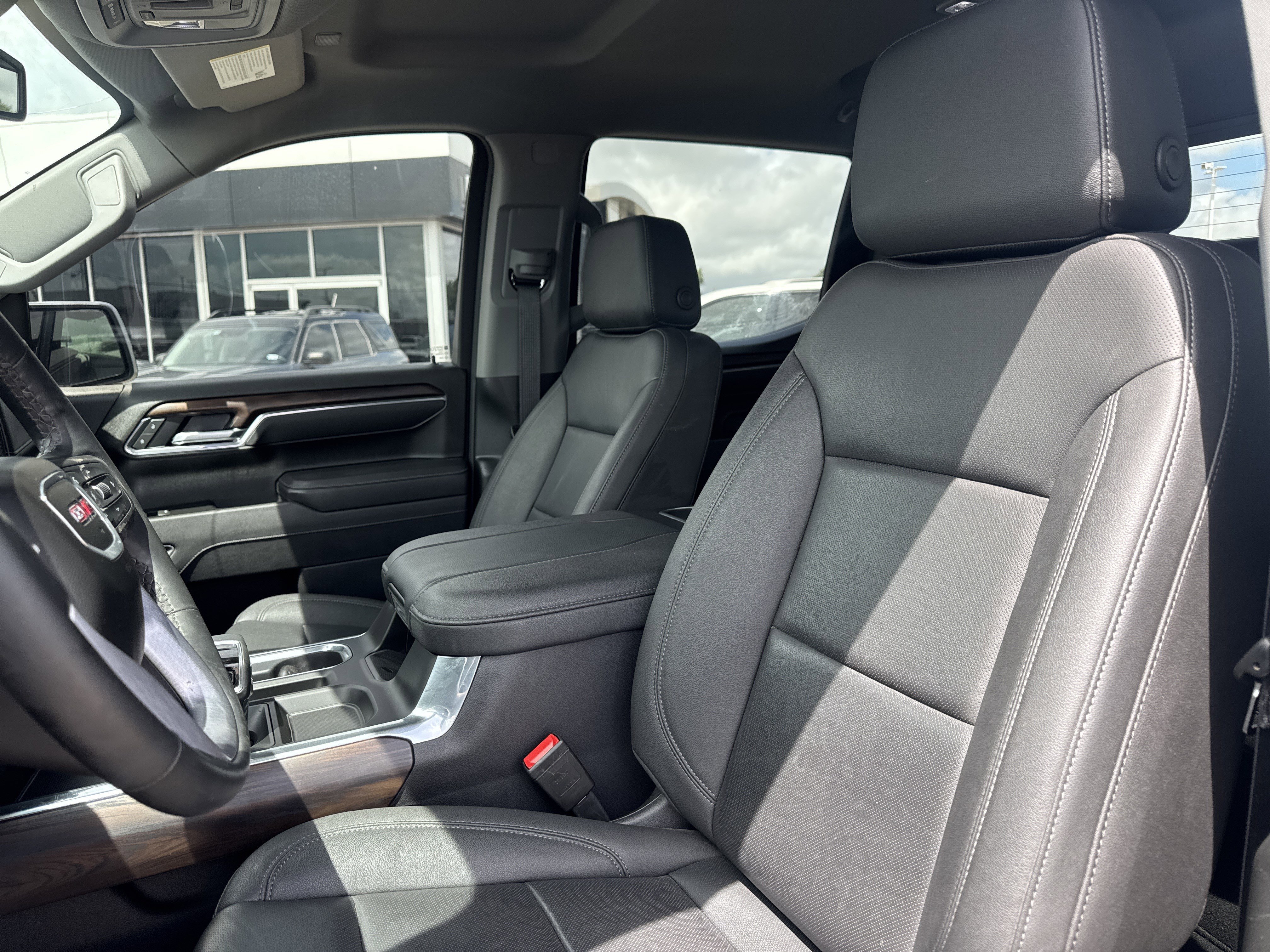 Used 2025 Sterling Metallic GMC SLT image 5