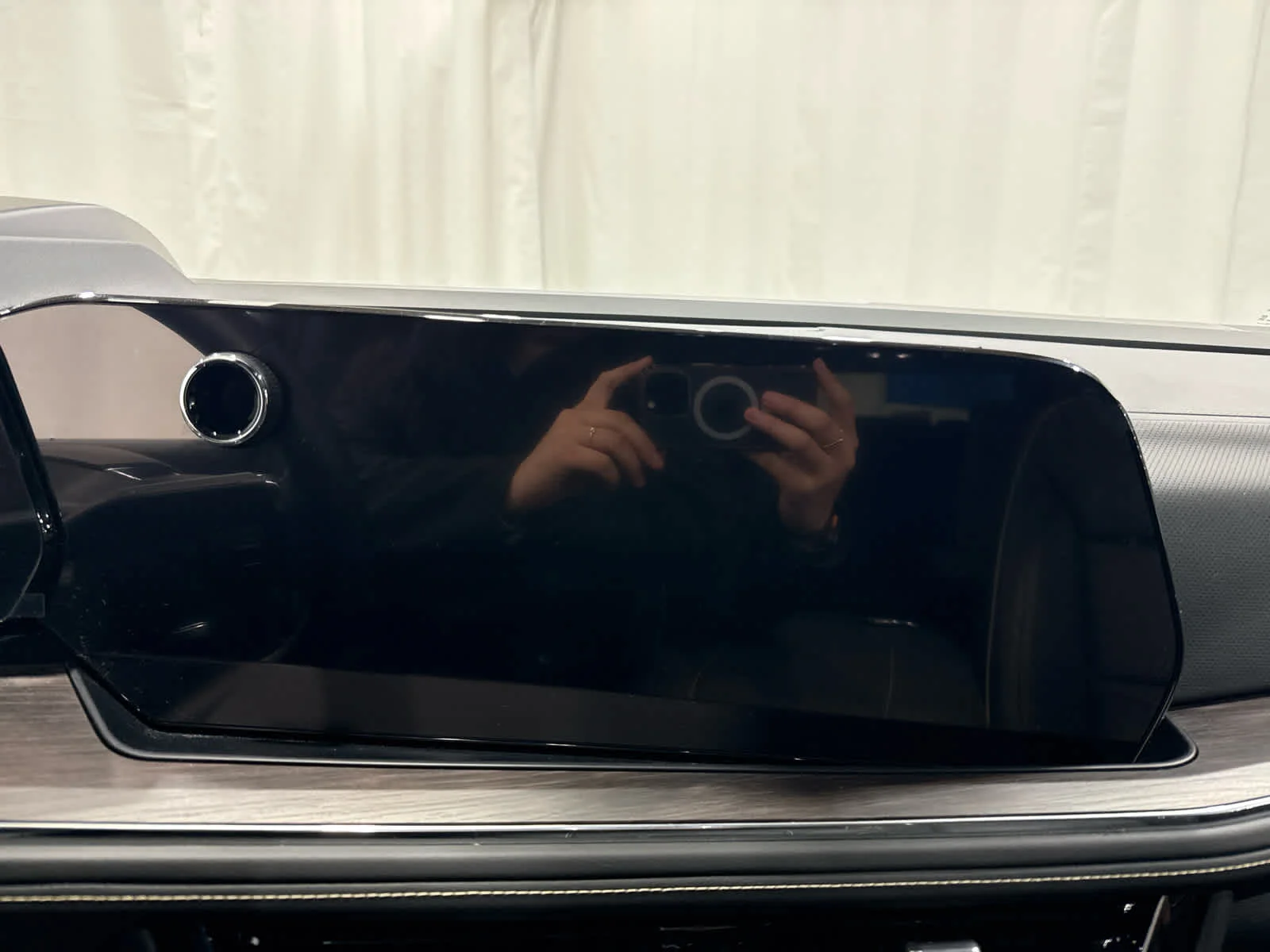 2025 Chevrolet Suburban Premier - Photo 20