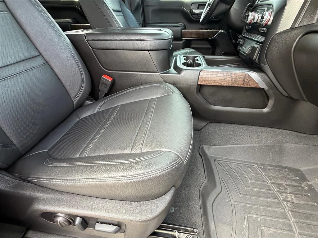 Used 2022 Black GMC Denali image 10