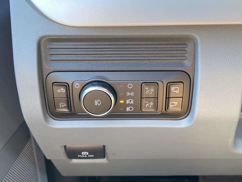 New 2026 Carbonized Gray Metallic Ford F-350® XLT image 19