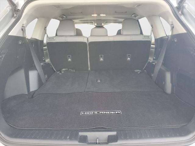 Certified Used 2020 CELESTIAL SILVER METALLIC Toyota  image 9