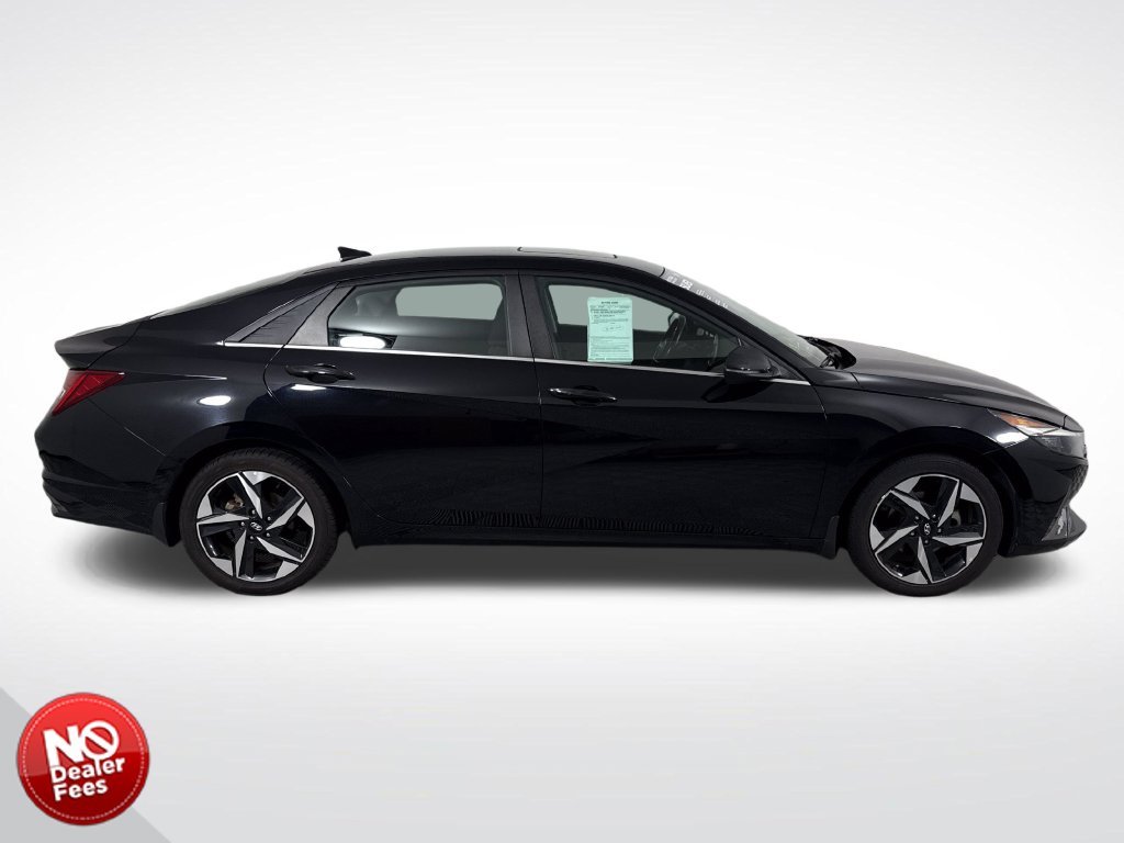 Used 2022 Black Hyundai SEL image 2