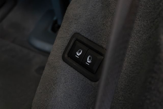 Used 2022 White Jeep Series II image 28