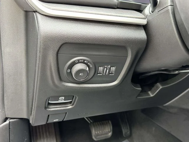 Used 2023 Gray Jeep Limited image 28