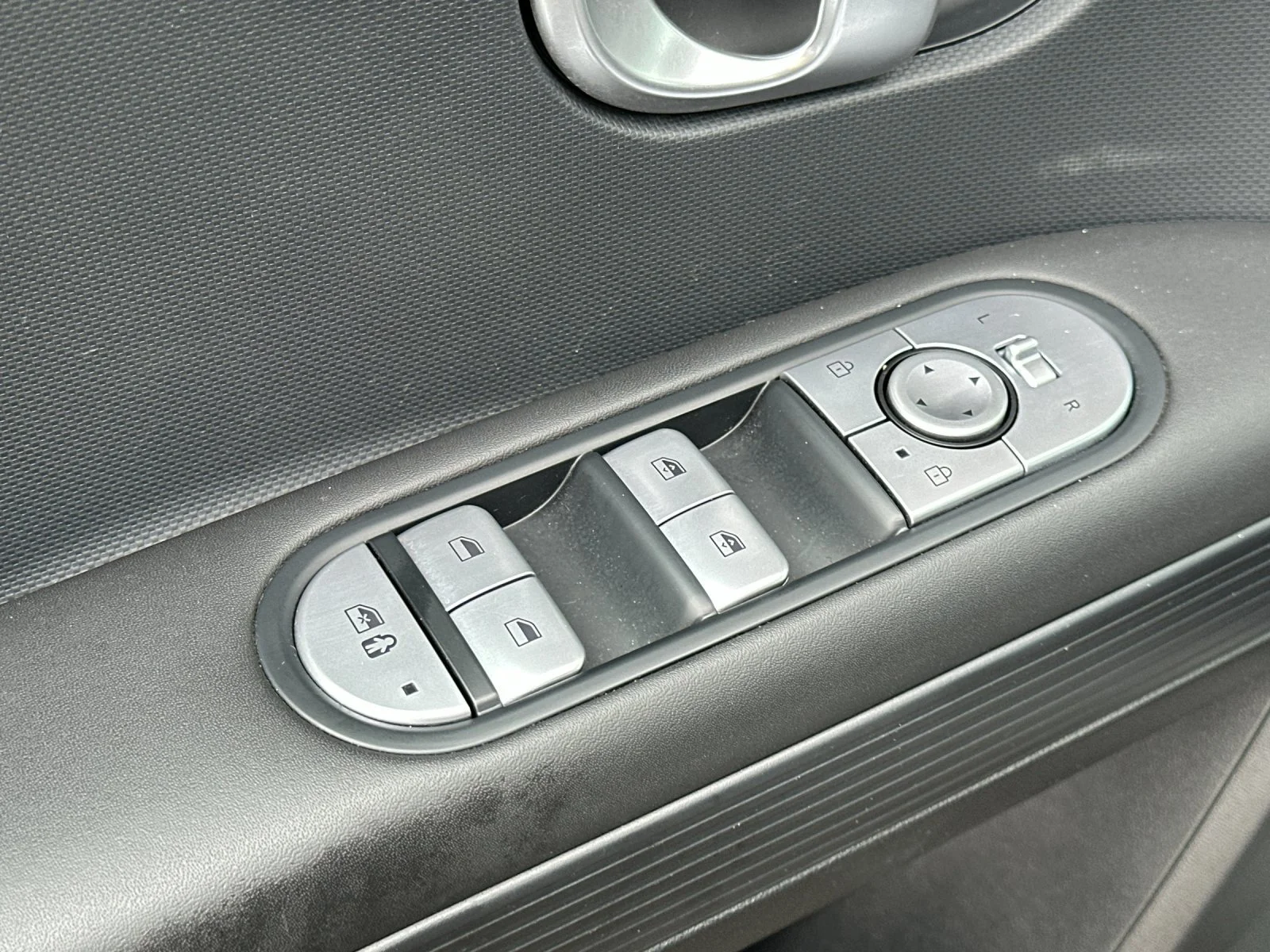 Used 2024 Gray Hyundai SEL image 11