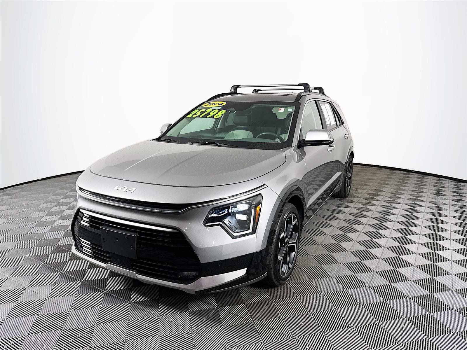 2024 Kia Niro SX Touring photo 3