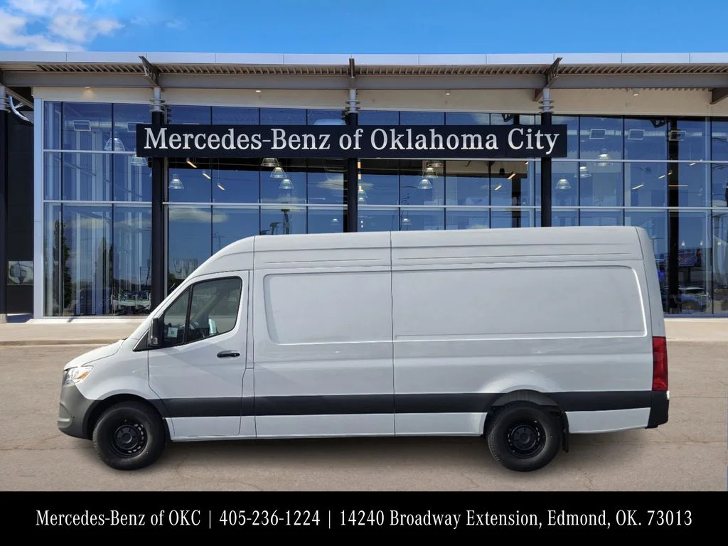 Used 2025 White Mercedes-Benz Cargo 170 WB image 3
