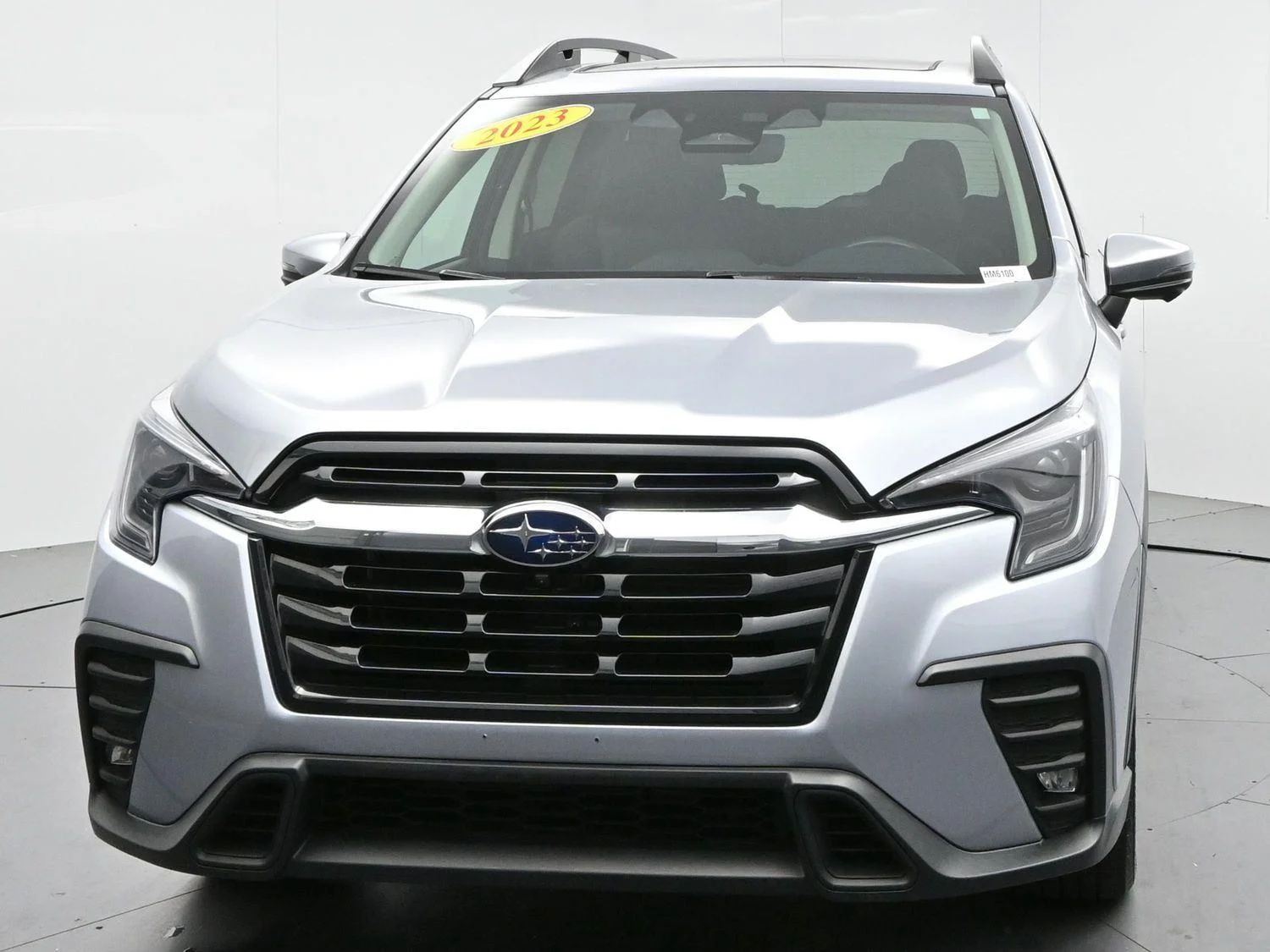 Used 2023 Ice Silver Metallic Subaru Limited image 2