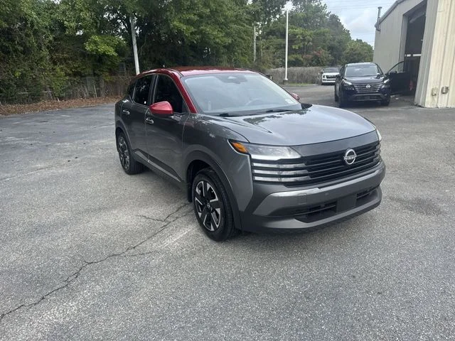 Used 2025 Gray Nissan SV image 3