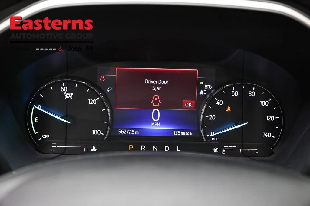 Used 2022 Black Ford SE image 17