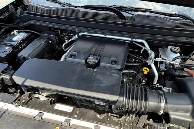 Used 2025 Black Chevrolet ZR2 image 31