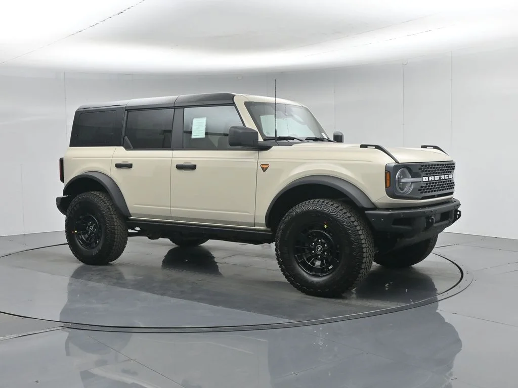 New 2026 Desert Sand Ford Badlands image 24