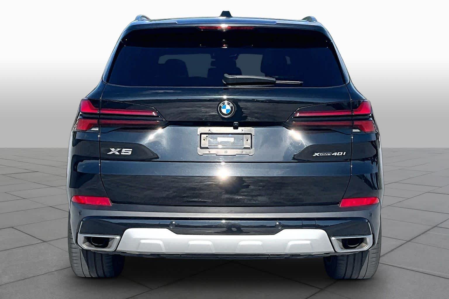 Used 2024 Black Sapphire Metallic BMW xDrive40i image 5