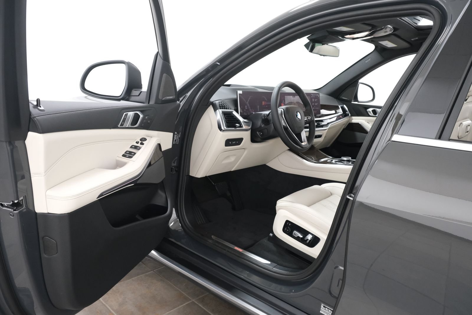 New 2026 Dravit Grey Metallic BMW xDrive40i image 38