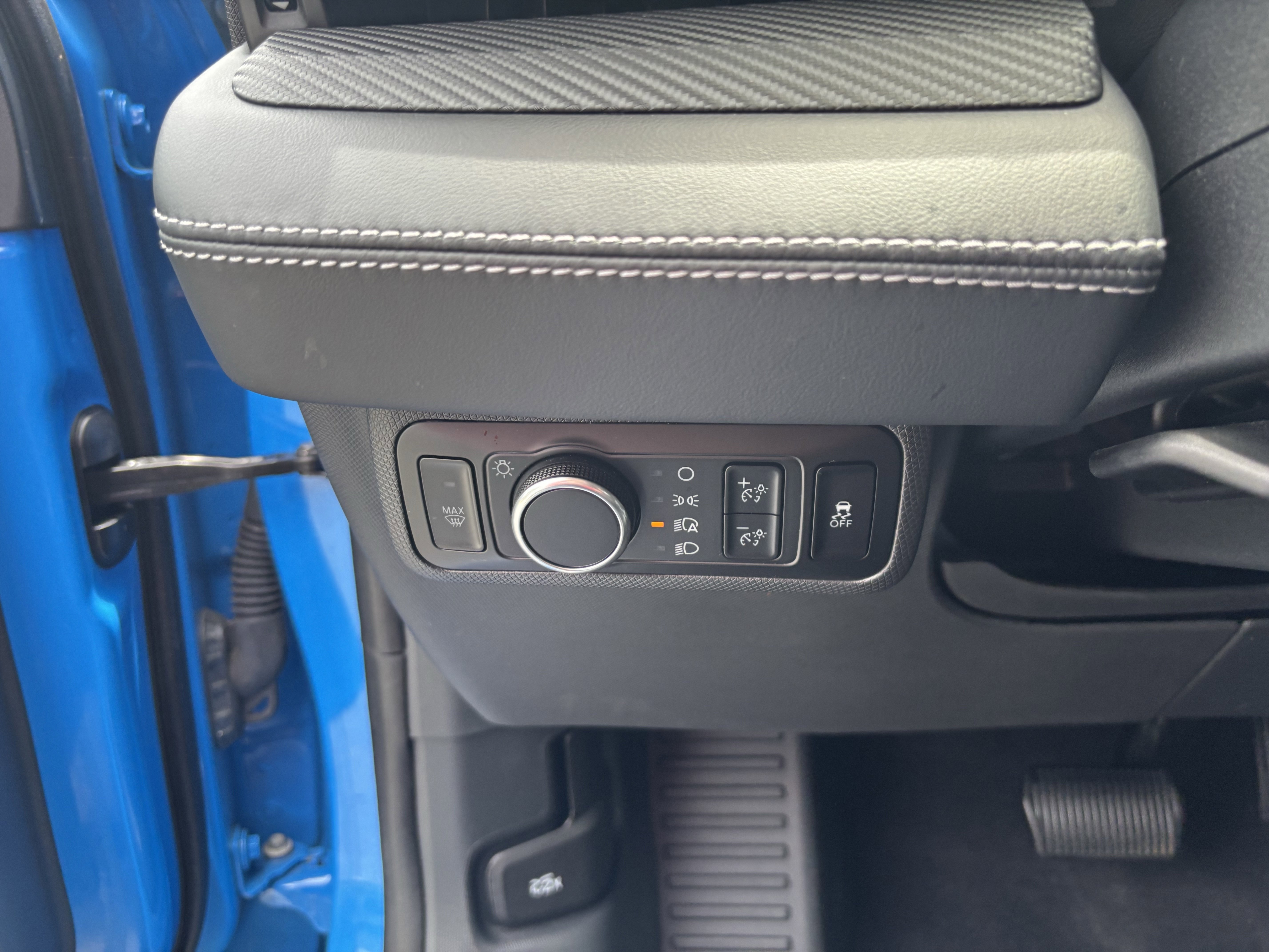 Used 2023 Blue Ford Premium image 14
