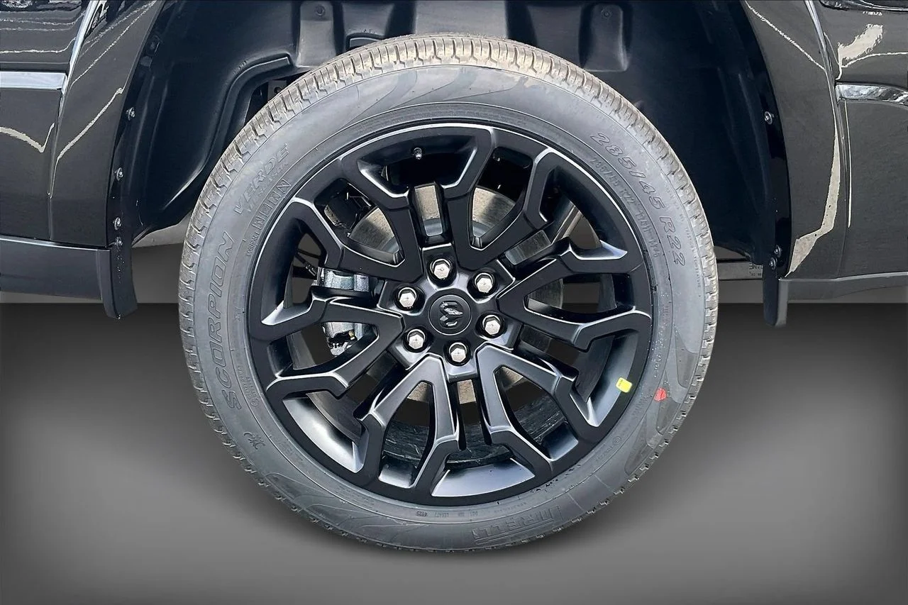 New 2026 Diamond Black Crystal Pearl-Coat Exterior Paint RAM Limited image 34