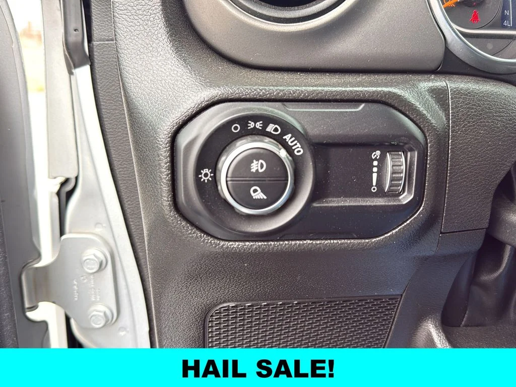 Used 2023 Silver Jeep Sport S image 18