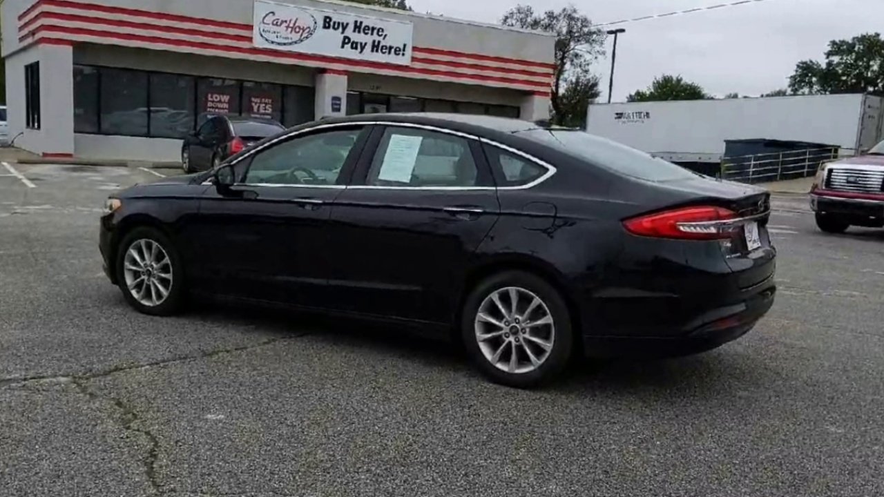 2017 Ford Fusion SE photo 4