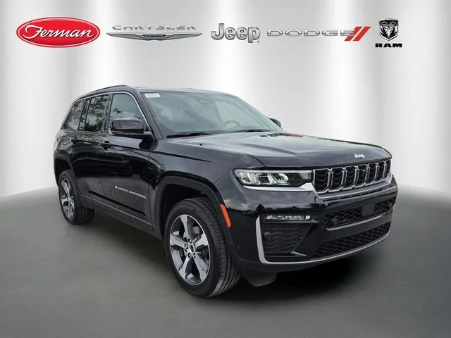 New 2026 Diamond Black Crystal Pearl-Coat Exterior Paint Jeep Limited image 1