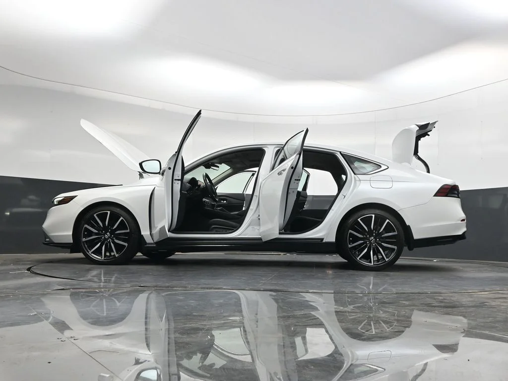 Used 2023  Honda Touring image 44