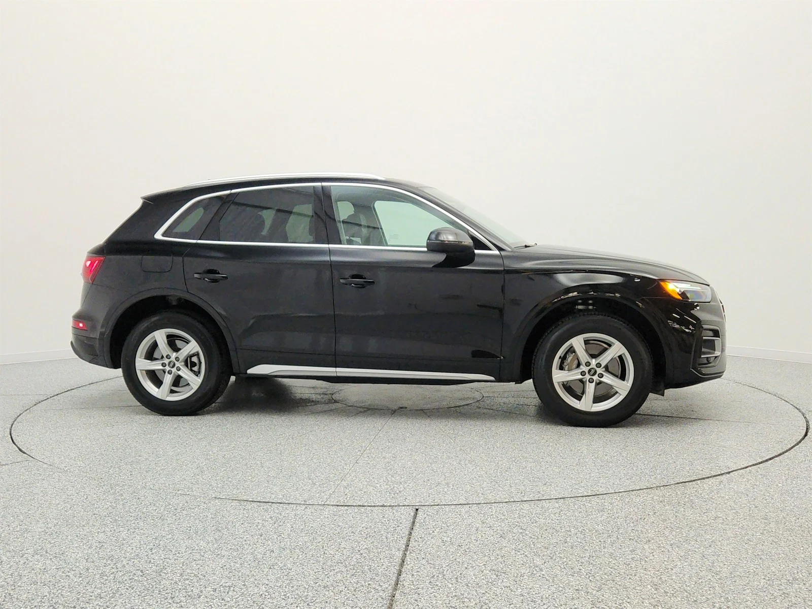 Used 2023 Mythos Black Metallic Audi Premium 40 TFSI quattro image 4
