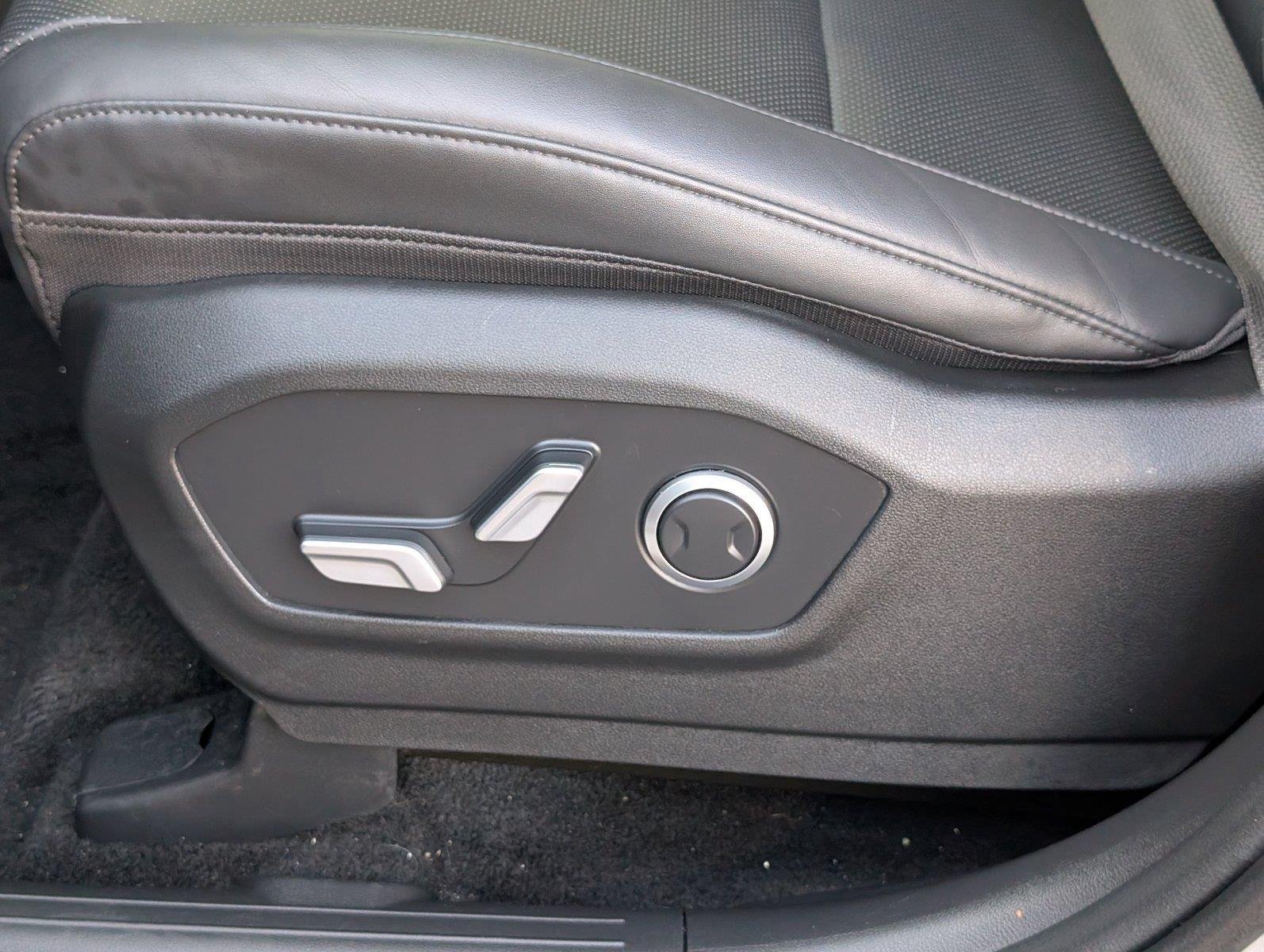 Used 2026 Shimmering Silver Hyundai SEL image 18