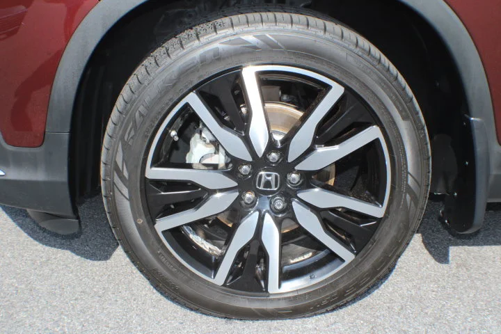 Used 2020 Red Honda AWD Touring 7 Passenger image 5