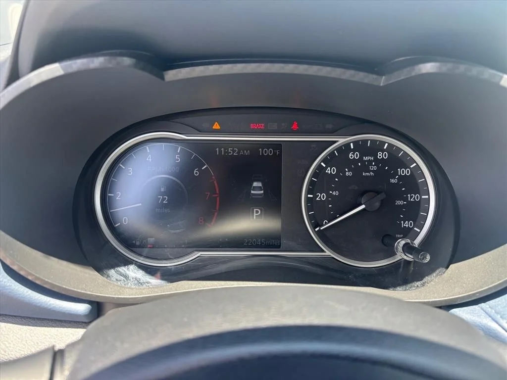Used 2025 Silver Nissan 1.6 SV image 7
