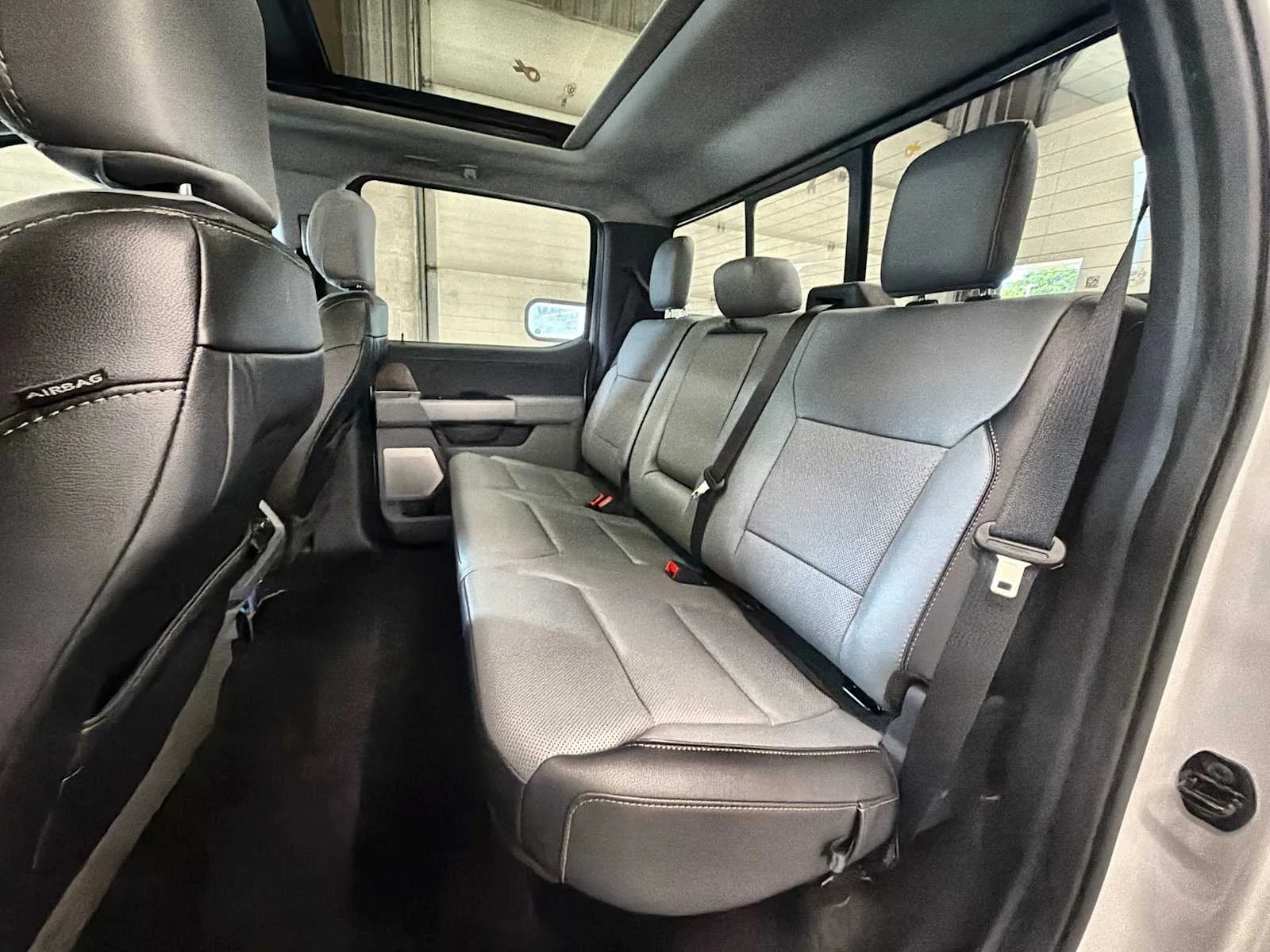 Used 2023 Oxford White Ford LARIAT image 25