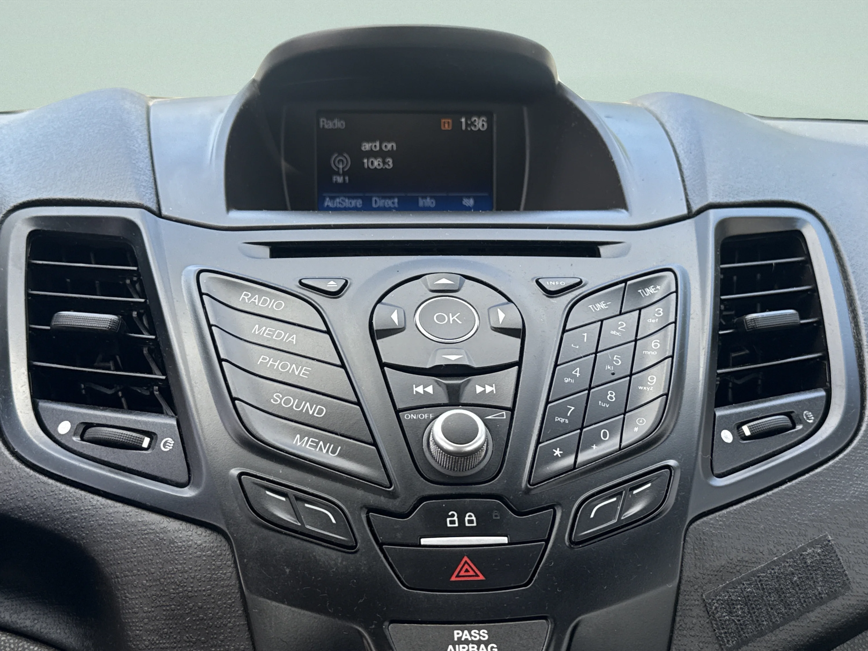 Used 2018 Lightning Blue Metallic Ford SE image 29