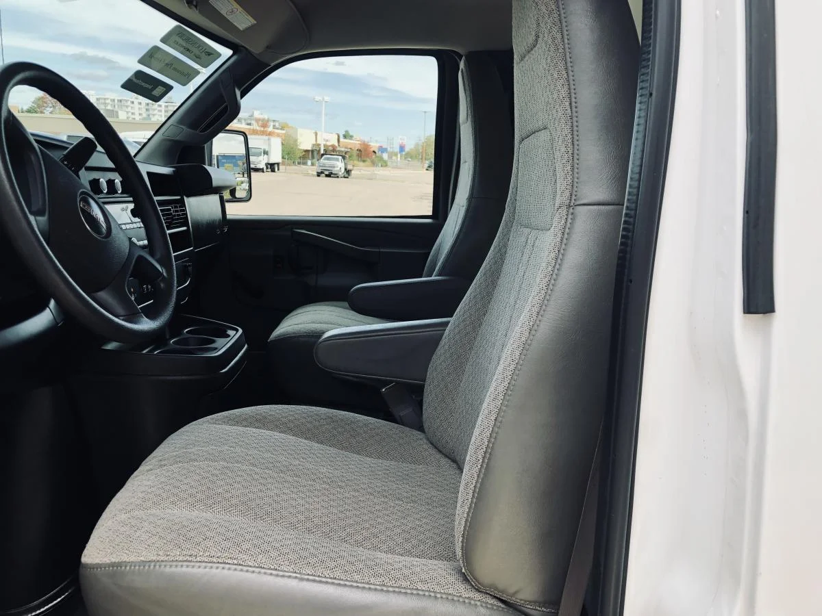 Used 2020 White GMC 4500 Refrigeration Van 159" image 16