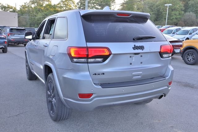 Used 2020 Silver Jeep Altitude image 5