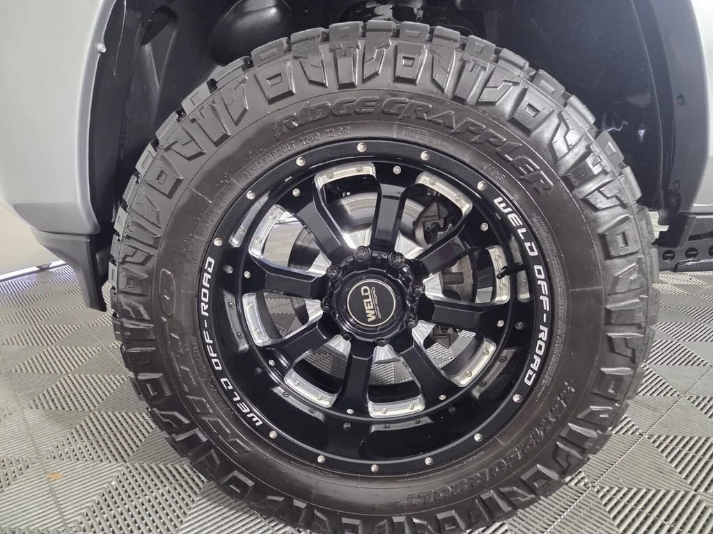 Used 2024 Billet Silver Metallic Clearcoat Ram Laramie image 7