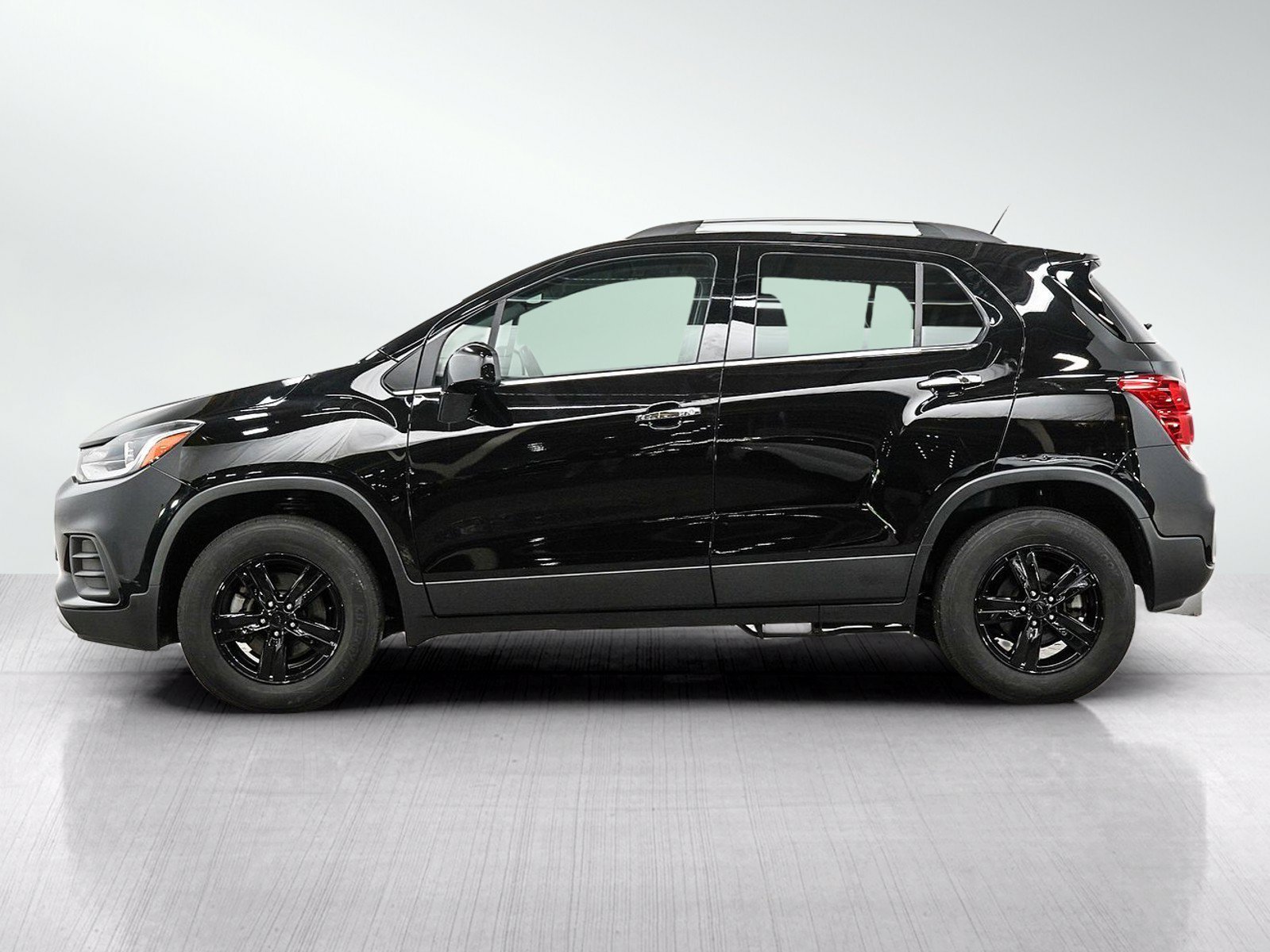 Used 2020 Chevrolet Trax LT with VIN KL7CJPSB7LB009933 for sale in White Bear Lake, Minnesota