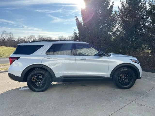 New 2026 Space White Metallic Ford Tremor® image 5