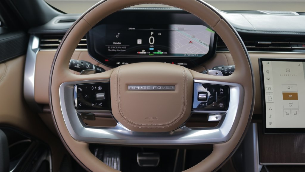 Used 2024 White Land Rover Autobiography image 19