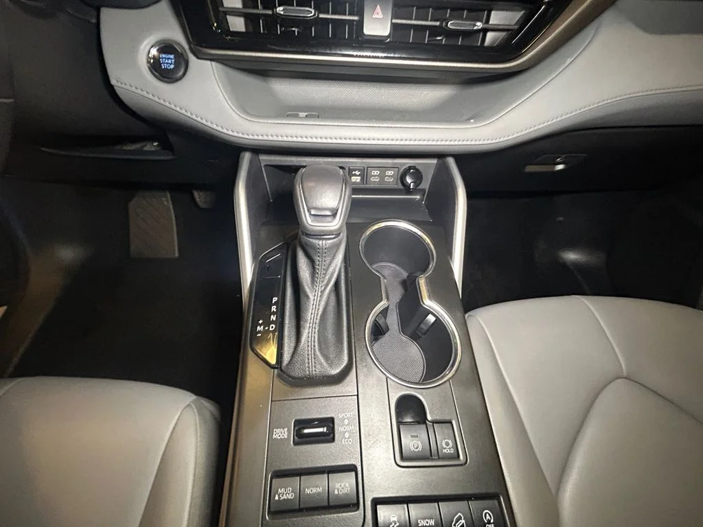 Used 2022 Magnetic Gray Metallic Toyota XLE image 11