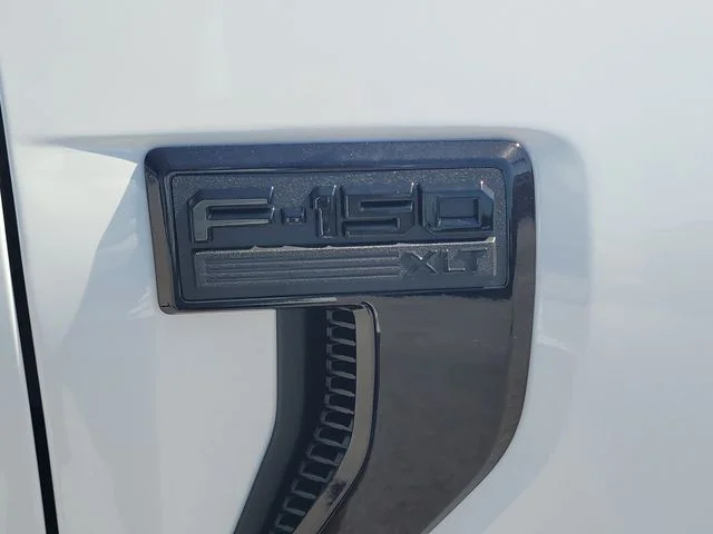 New 2026 Oxford White Ford XLT image 8