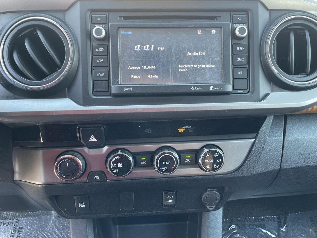 Used 2017 White Toyota SR5 image 20