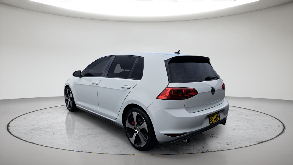 Used 2017  Volkswagen Sport image 8