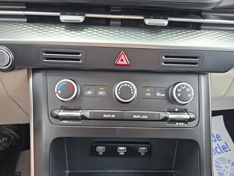 Used 2022 Silver Kia LXS image 17