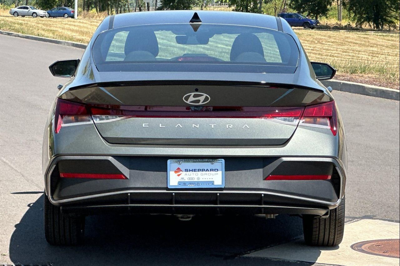 New 2026 Gray Hyundai SEL Sport image 4