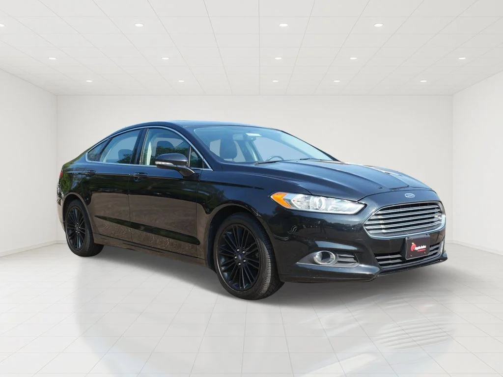 Used 2014 Black Ford SE image 1