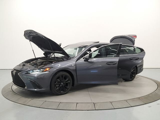 Used 2024 Gray Lexus 300h F SPORT Handling image 11
