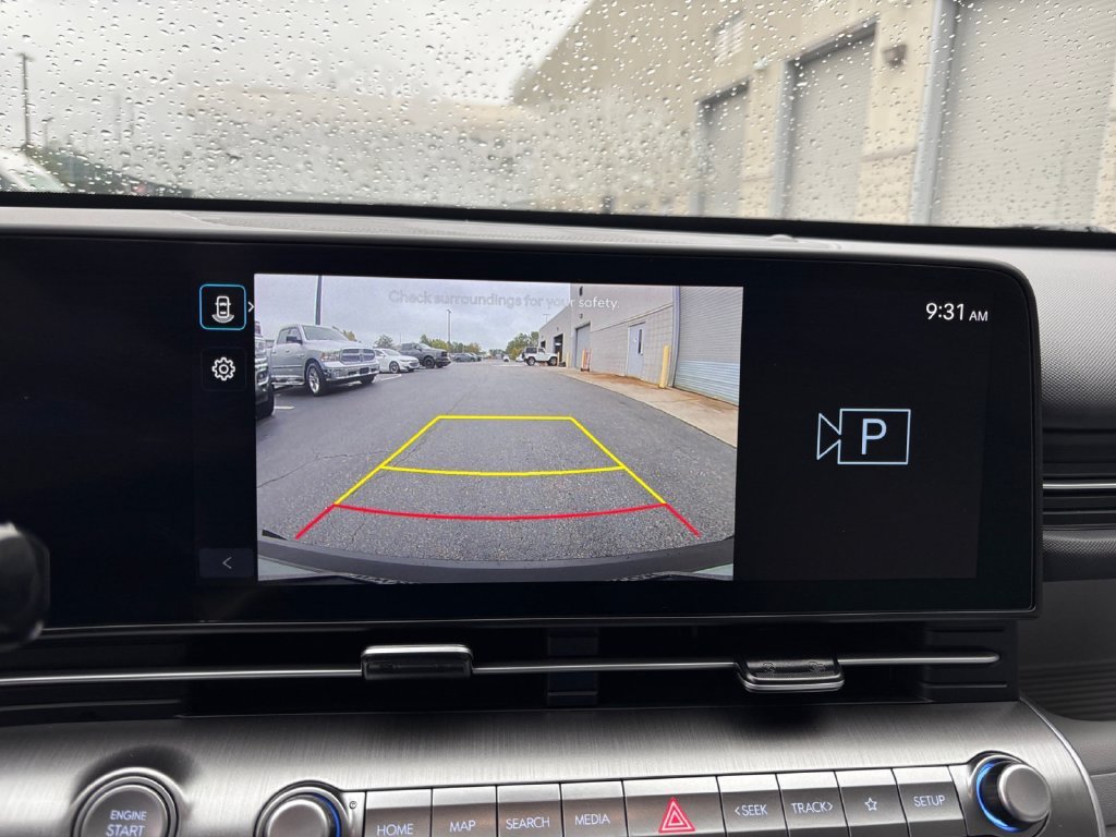 Used 2025 Green Hyundai SEL Convenience image 21