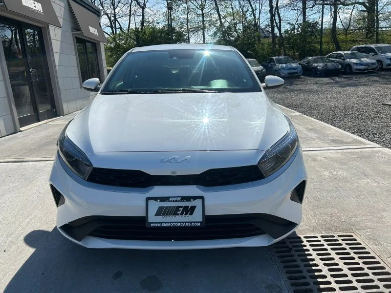 Used 2023 White Kia LX Sedan 4D image 15