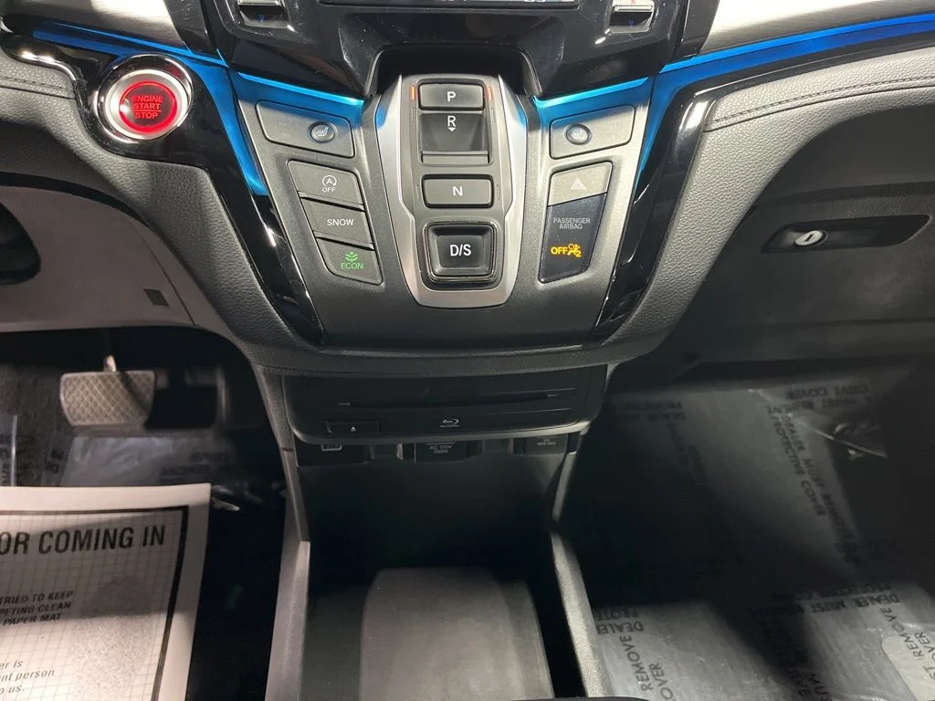 Used 2022 Modern Steel Metallic Honda Touring image 28